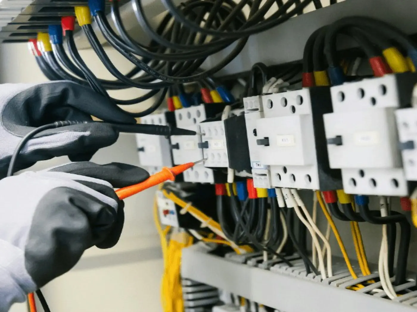 Instalatii electrice - lucrare executata de Seb Construction Group